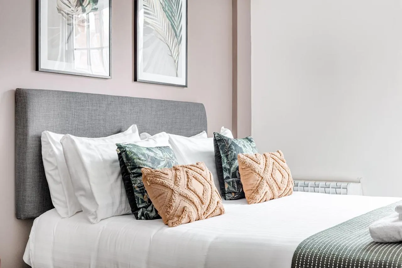 Homely 2 Beds Apt Up To 5 Guests-Wifi By Tent Serviced Apartments Chertsey 0*,