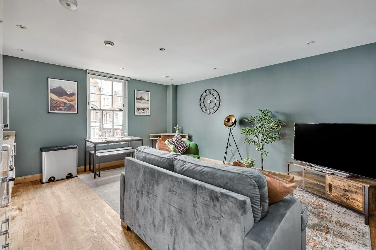 Homely 2 Beds Apt Up To 5 Guests-Wifi By Tent Serviced Apartments Chertsey United Kingdom