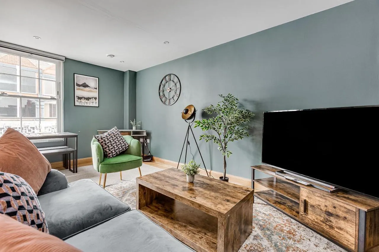 Homely 2 Beds Apt Up To 5 Guests-Wifi By Tent Serviced Apartments Chertsey